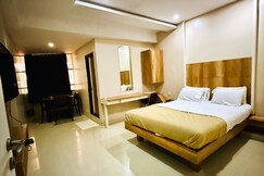 Address of SHREE RENUKA HOTEL