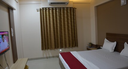 Hotel Shahu and Sai Shahu Room Type - Deluxe AC