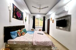 Address of Tripodas House - Tapovan