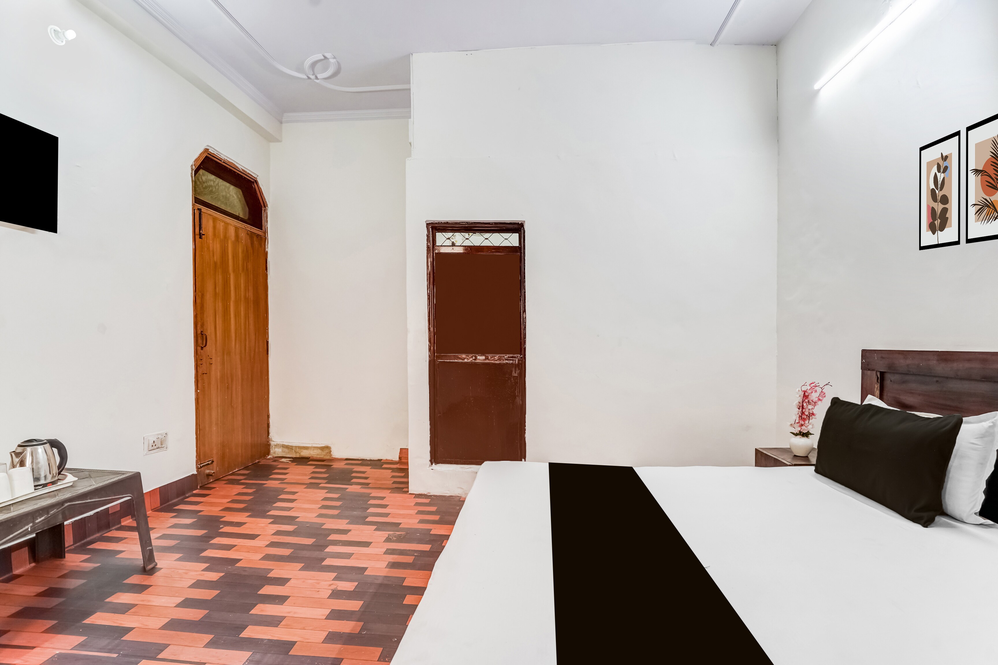 Hotel O Sector 12 Ghaziabad Formerly VIP Inn - Tap to explore photos