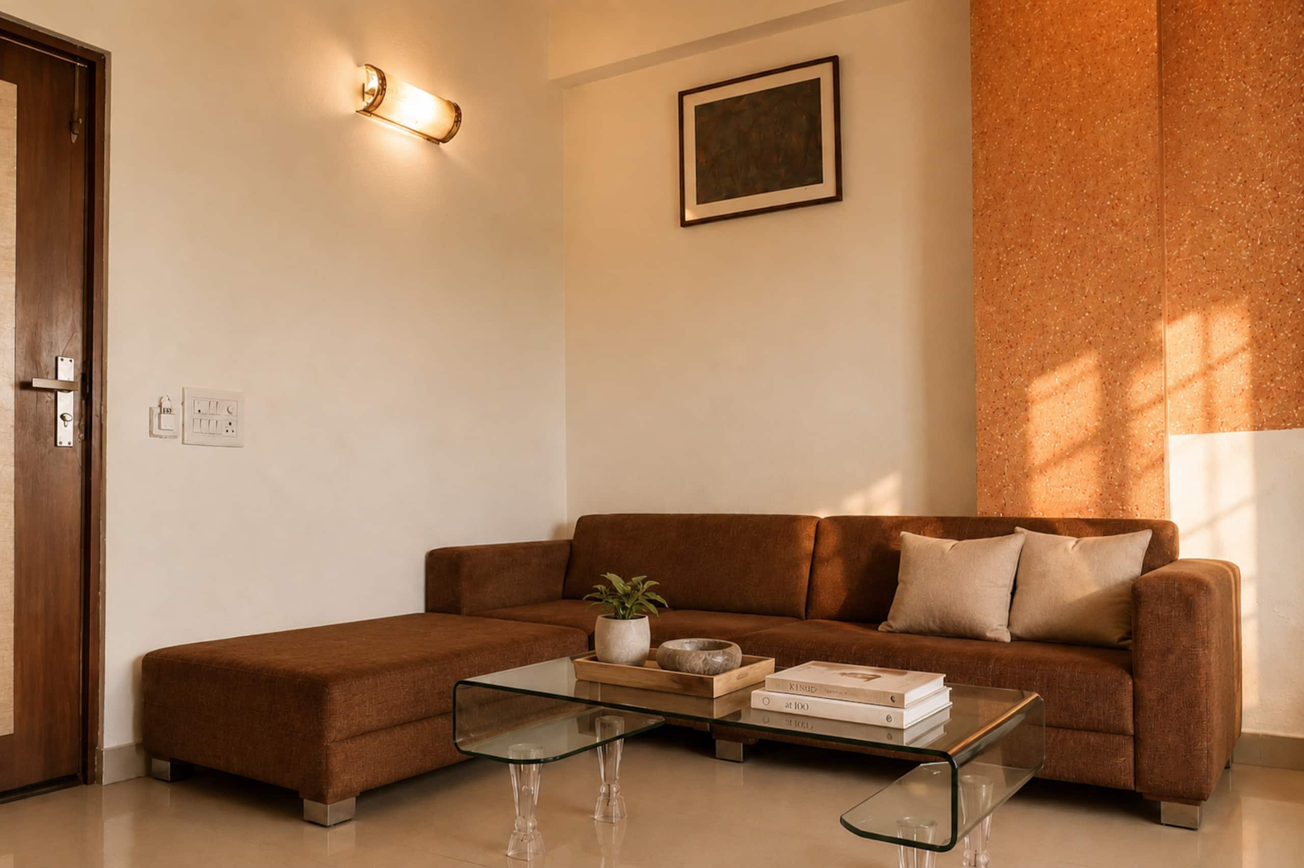 Premium Balcony Stay 5 Min Prem Mandir WiFi - Tap to explore photos