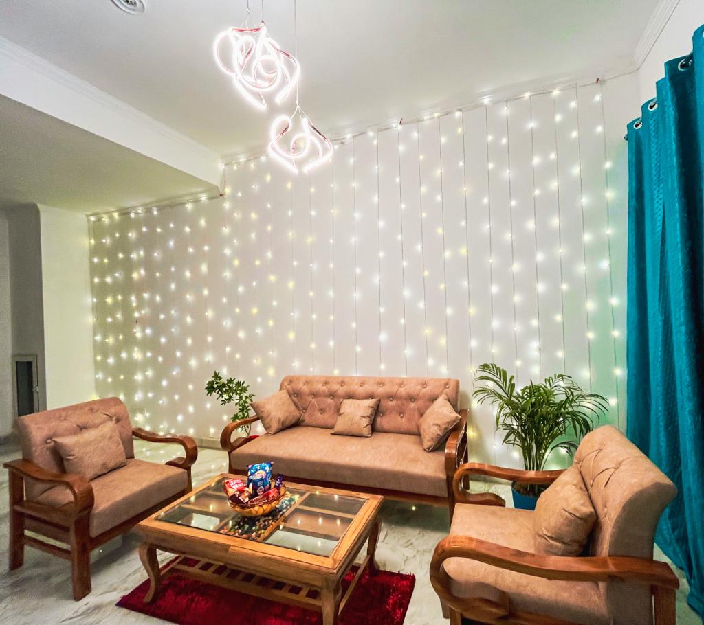 Love Lounge Villa - Tap to explore photos