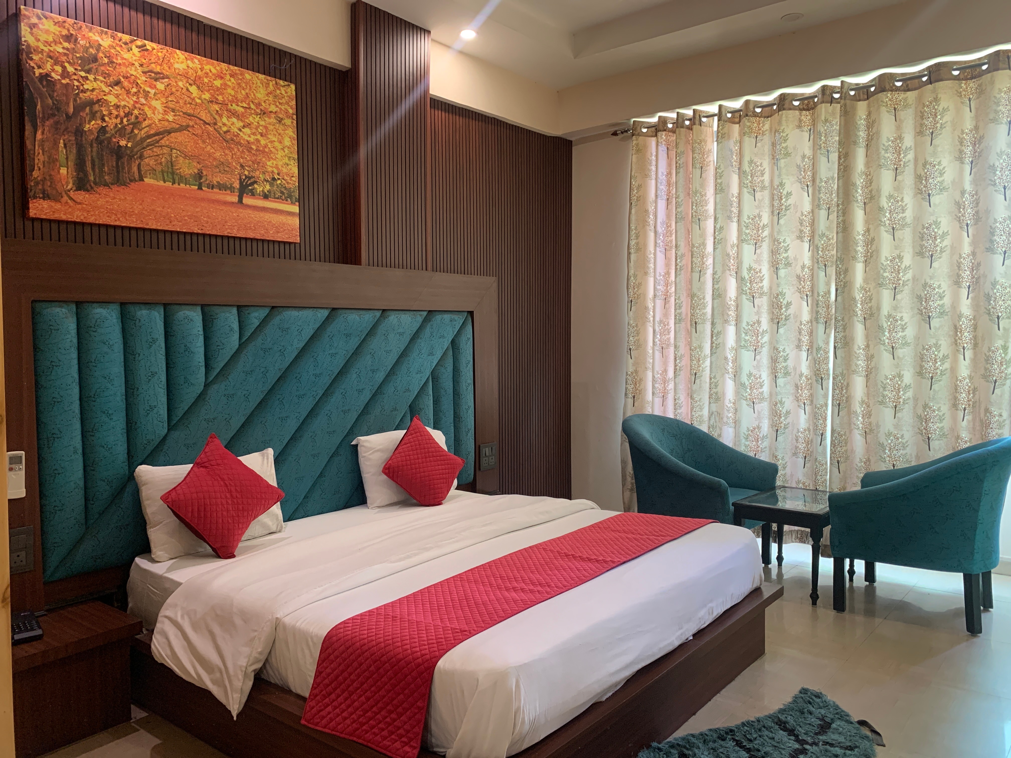 Hotel The Great Ananda - Tap to explore photos