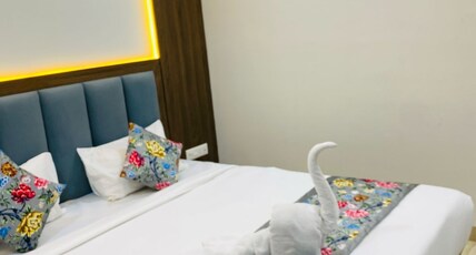 HOTEL TAJ COMFORT INN Room Type - Deluxe Room