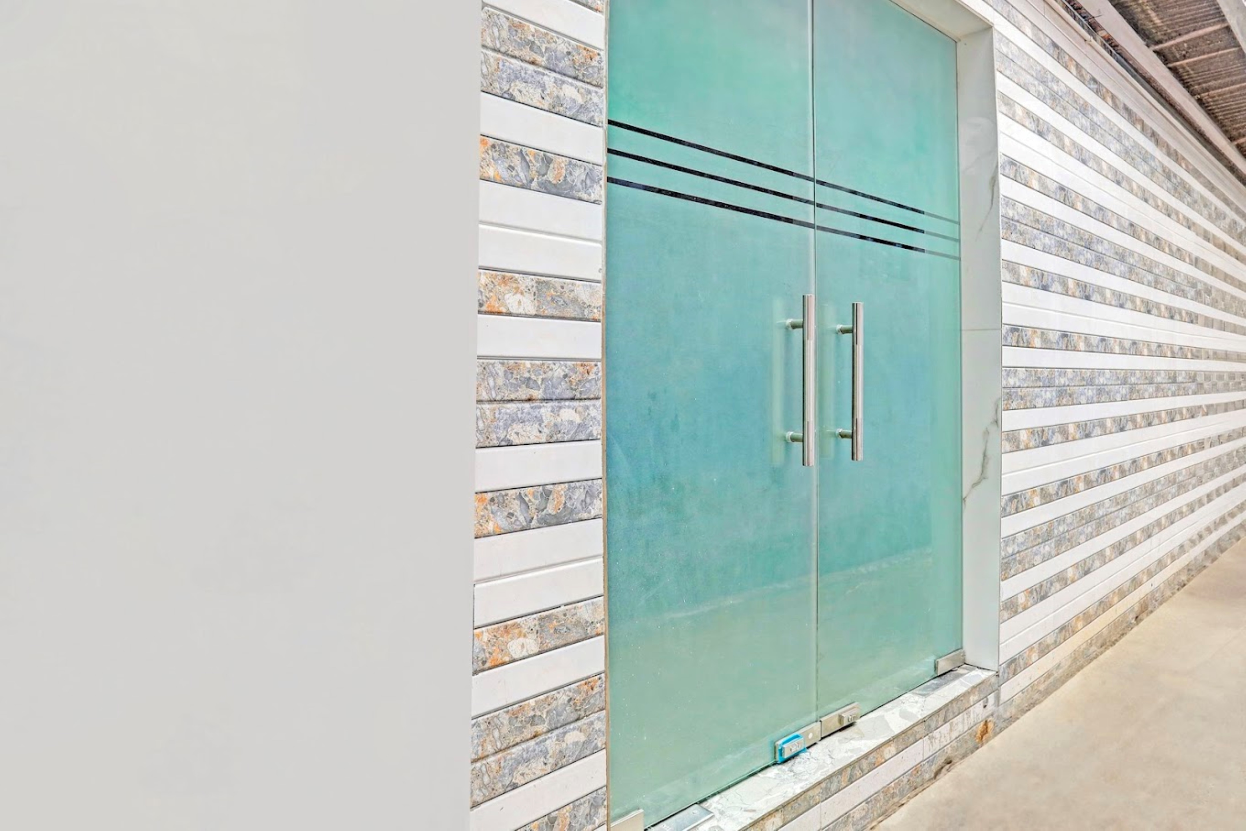Del Fox Shanti Residency New Delhi - Tap to explore photos