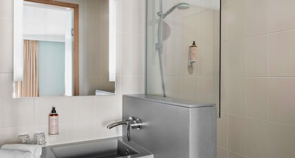 Mercure Amiens Cathedrale Room Type - Standard Room with 2 single beds and 1 sofa