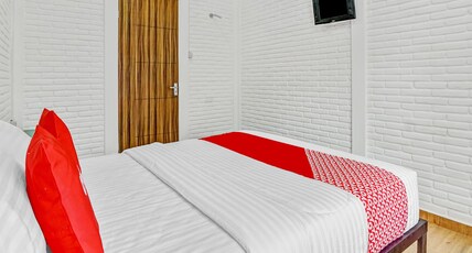 Hotel O Ara Guest House Room Type - Indonesia Standard Double