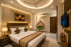 Hotel Blue Shine