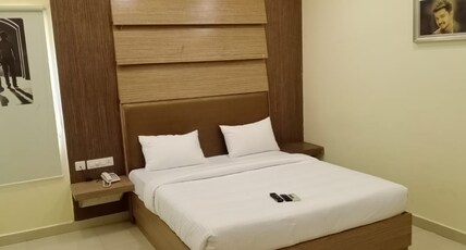 REDFOX  CINEMASCOPE Room Type - FLASH DEAL - Deluxe Room