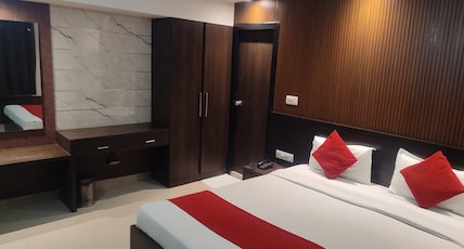 Hotel Shelter 150 M From Charbagh Railway Station Room Type - EXECUTIVE ROOM - FREE EARLY CHECK-IN AT 07:30 AM ( SUBJECT TO AVAILABILITY ) Hotel Shelter 150 M From Charbagh Railway Station Room Type - EXECUTIVE ROOM - FREE EARLY CHECK-IN AT 07:30 AM ( SUBJECT TO AVAILABILITY )