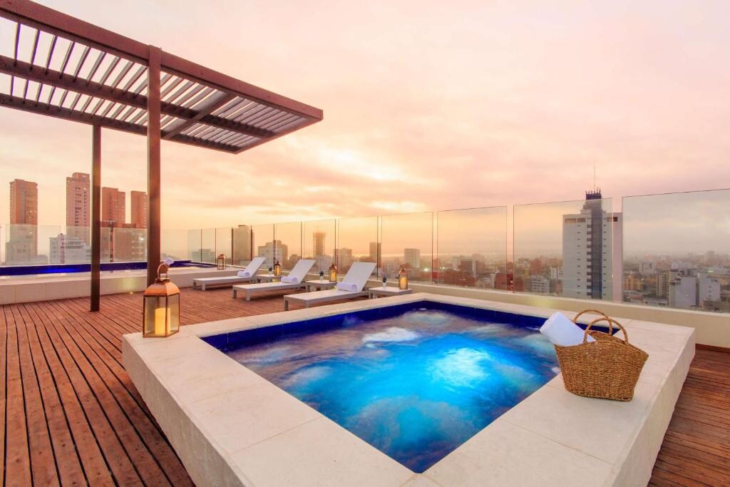 NH Collection Barranquilla Smartsuites Royal - Tap to explore photos
