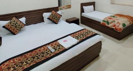 Rujhan BnB | Just 2 mins walk to Golden Temple Room Type - Triple Bed