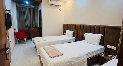 Shree 9 NB Hotels Room Type - Family Room
