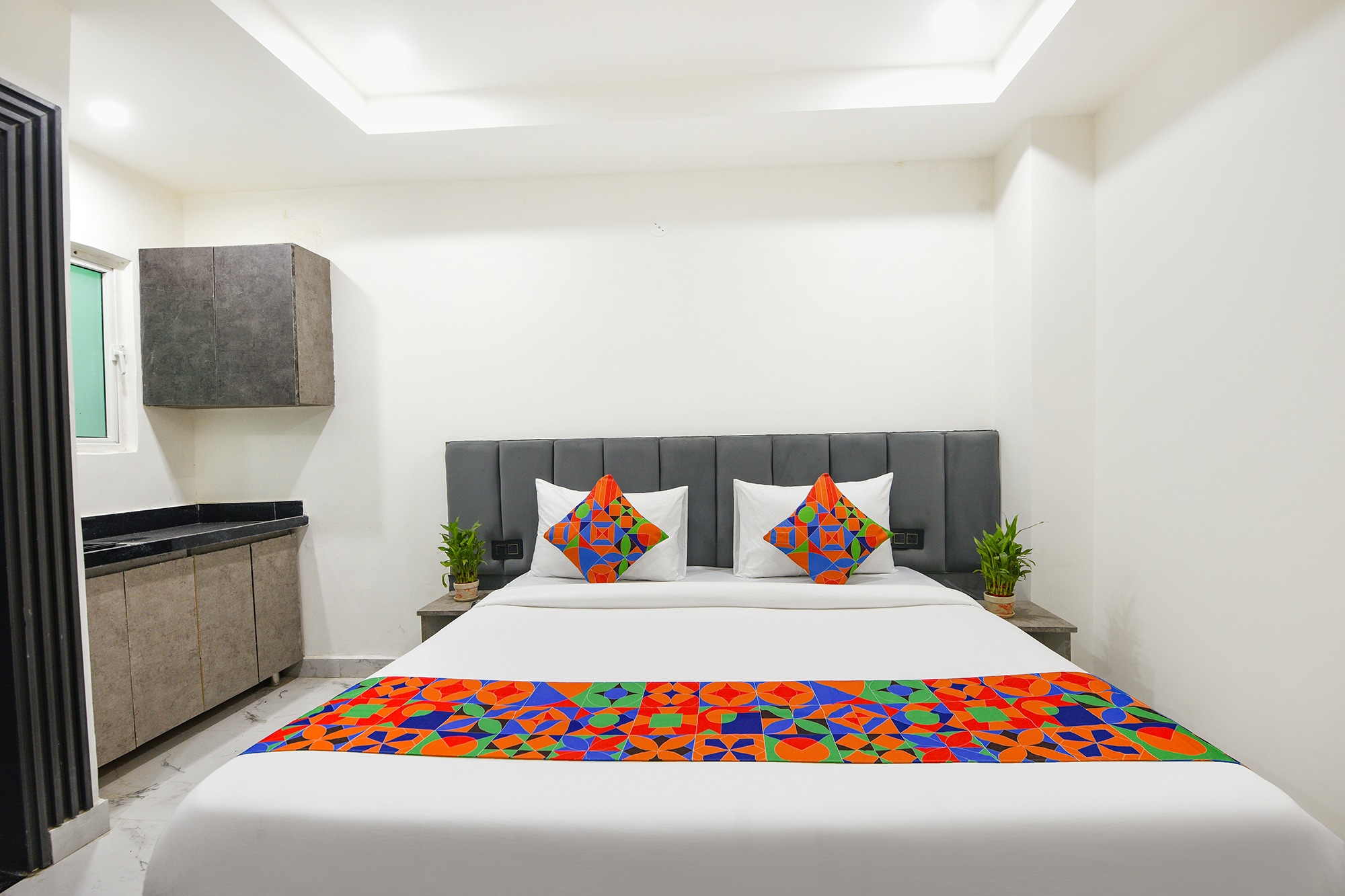 FabHotel The Silken Stays 108 - Tap to explore photos