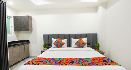 FabHotel The Silken Stays 108 Room Type - Premium Room