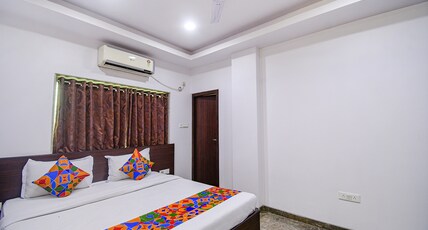 FabHotel Rani Tower - Chinar Park Room Type - Deluxe Room