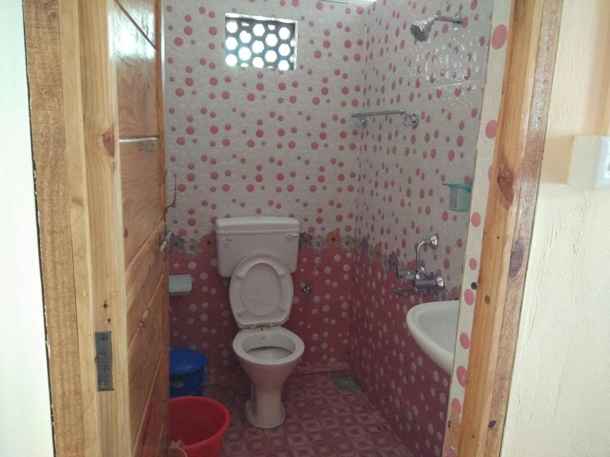 Cola Beach Sunset Bay - Tap to explore photos