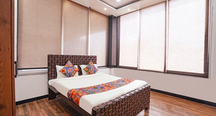 FabHotel Villa De Benares - Nr. Tulsi Manas Mandir Room Type - Premium Room