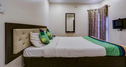 Hotel Royal Elite Room Type - Deluxe Room