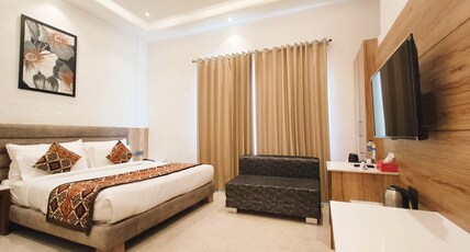 Blessings Hotel Amritsar Room Type - Premium Room (City View)