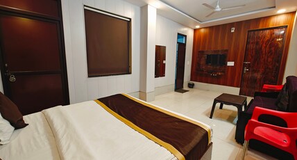 Moody Moon Hotel And Restaurant Room Type - Deluxe