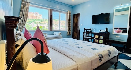 Kankariya Heritage - A boutique Stay & Rooftop (Est. 1955) Room Type - Fort view Superior room, King Bed ( 3rd Floor ) Kankariya Heritage - A boutique Stay & Rooftop (Est. 1955) Room Type - Fort view Superior room, King Bed ( 3rd Floor )