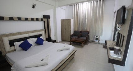 Hotel Neelkanth Room Type - Super Deluxe Room with Early Check Inn @ 5 Am (Subject to Availability)