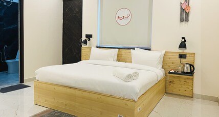 Live Free Hostel | Rooms & Dorms Room Type - Deluxe Private Room