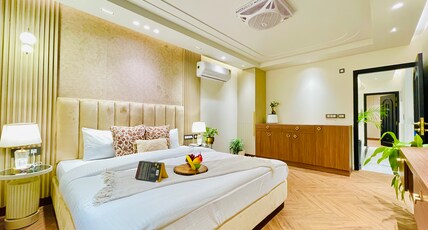BedChambers Luxe Stay @Saket Room Type - Deluxe Room