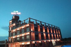 CLUB ROYALPARK