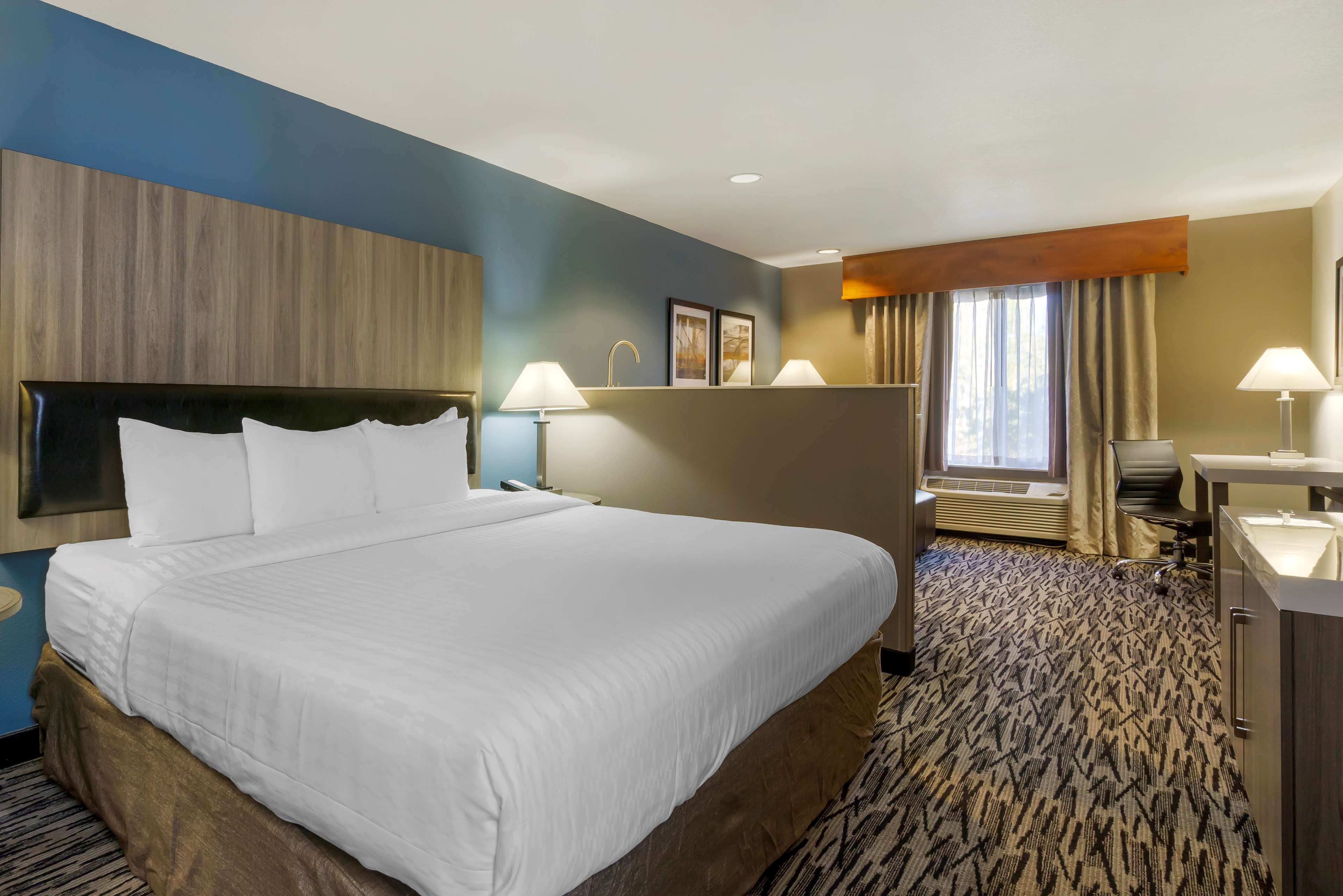 Best Western Plus Mountain View Auburn Inn - Tap to explore photos