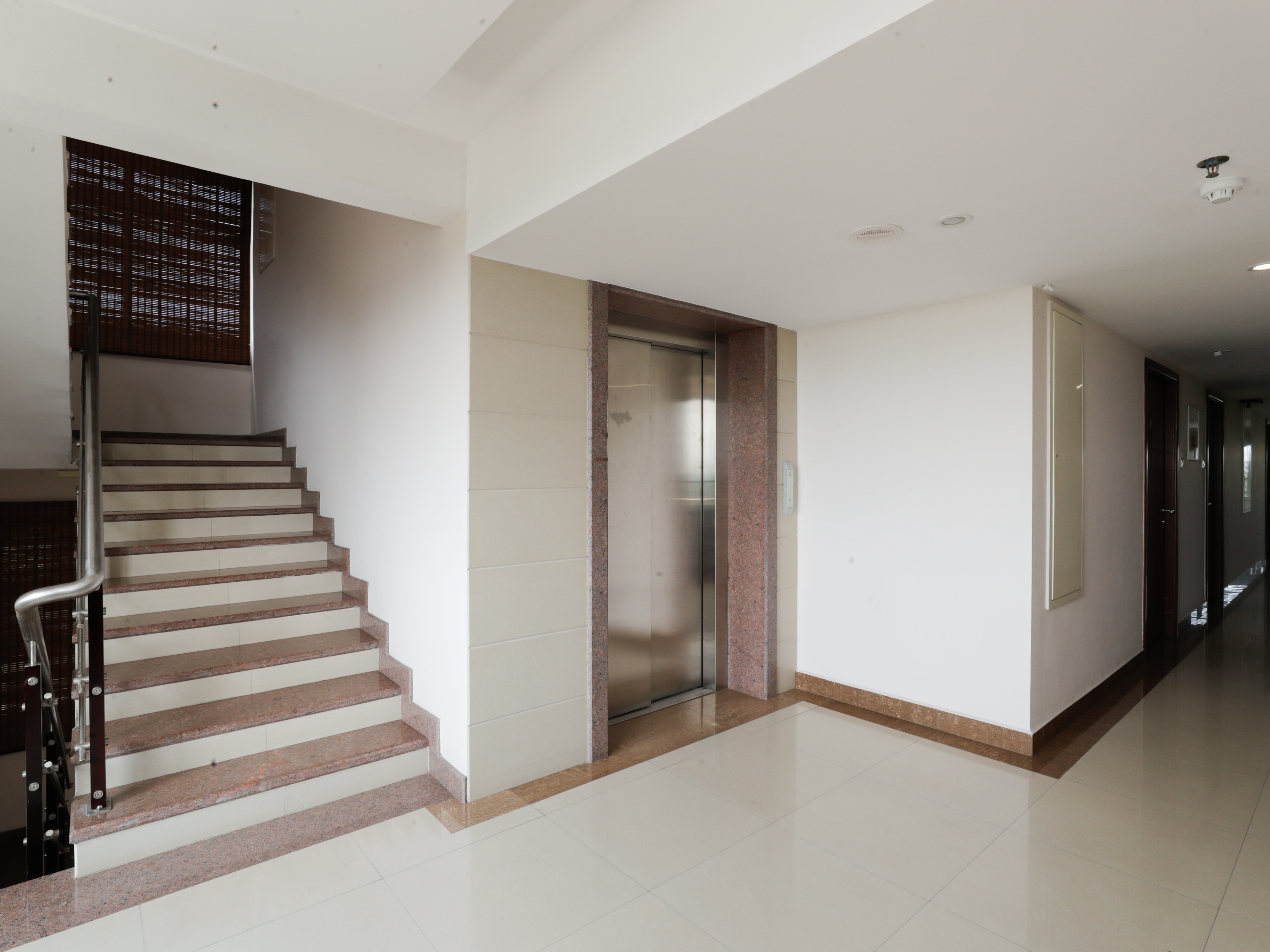 Cochin Seaport Hotel - Tap to explore photos