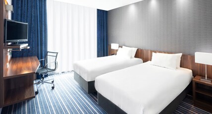 Holiday Inn Express ROTTERDAM - CENTRAL STATION Room Type - 2 Single Standard Delftsestraat Side Free Breakfast Holiday Inn Express ROTTERDAM - CENTRAL STATION Room Type - 2 Single Standard Delftsestraat Side Free Breakfast
