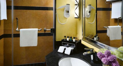 Movenpick Hotel City Star Jeddah Room Type - Business Suite King