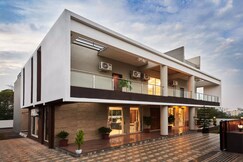 Royal Paradise Platinum