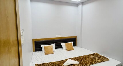 Hotel Jamuna Shree Room Type - Deluxe Double Room