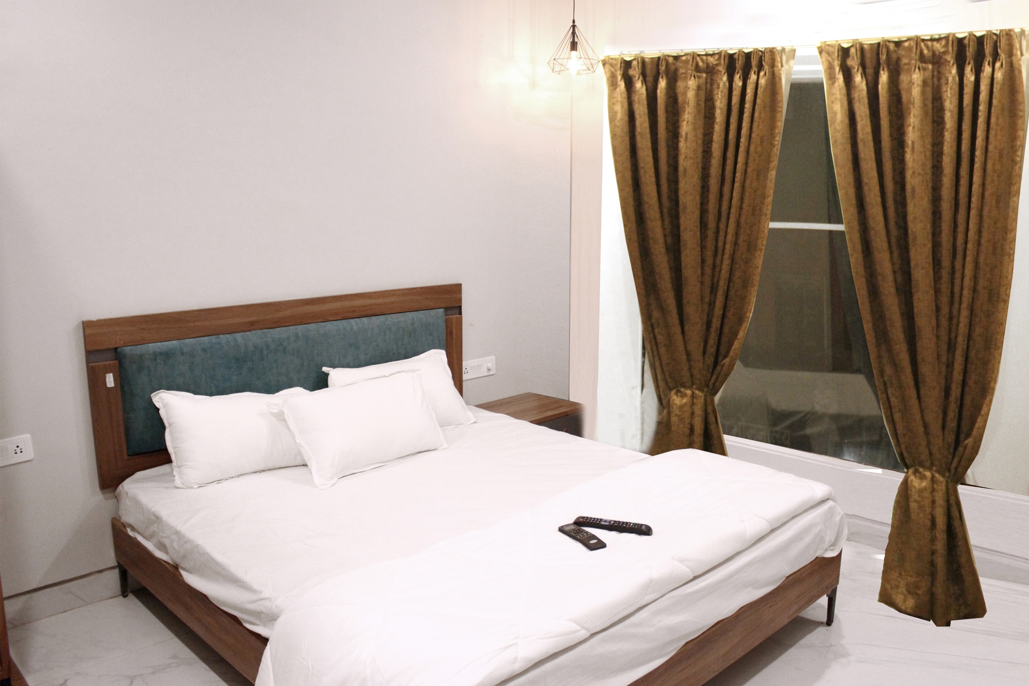 Hotel Vrindavan Vatika - Tap to explore photos