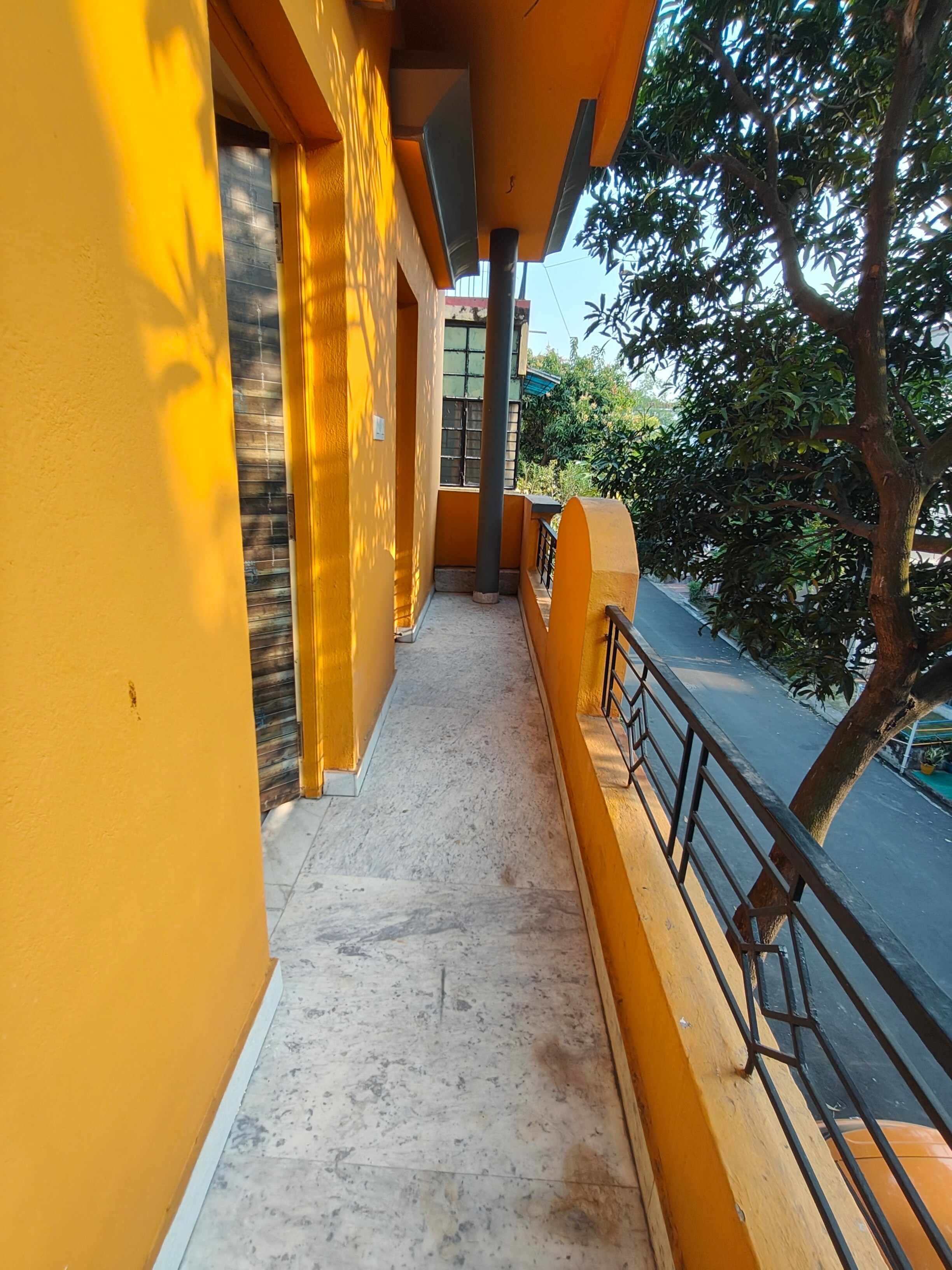 Comfort Cove Homestay in the heart of Salt Lake - Tap to explore photos