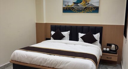 Hotel Shri Radhavan Room Type - Super Deluxe Room