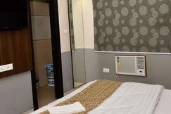 Hotel The Heera Divine
