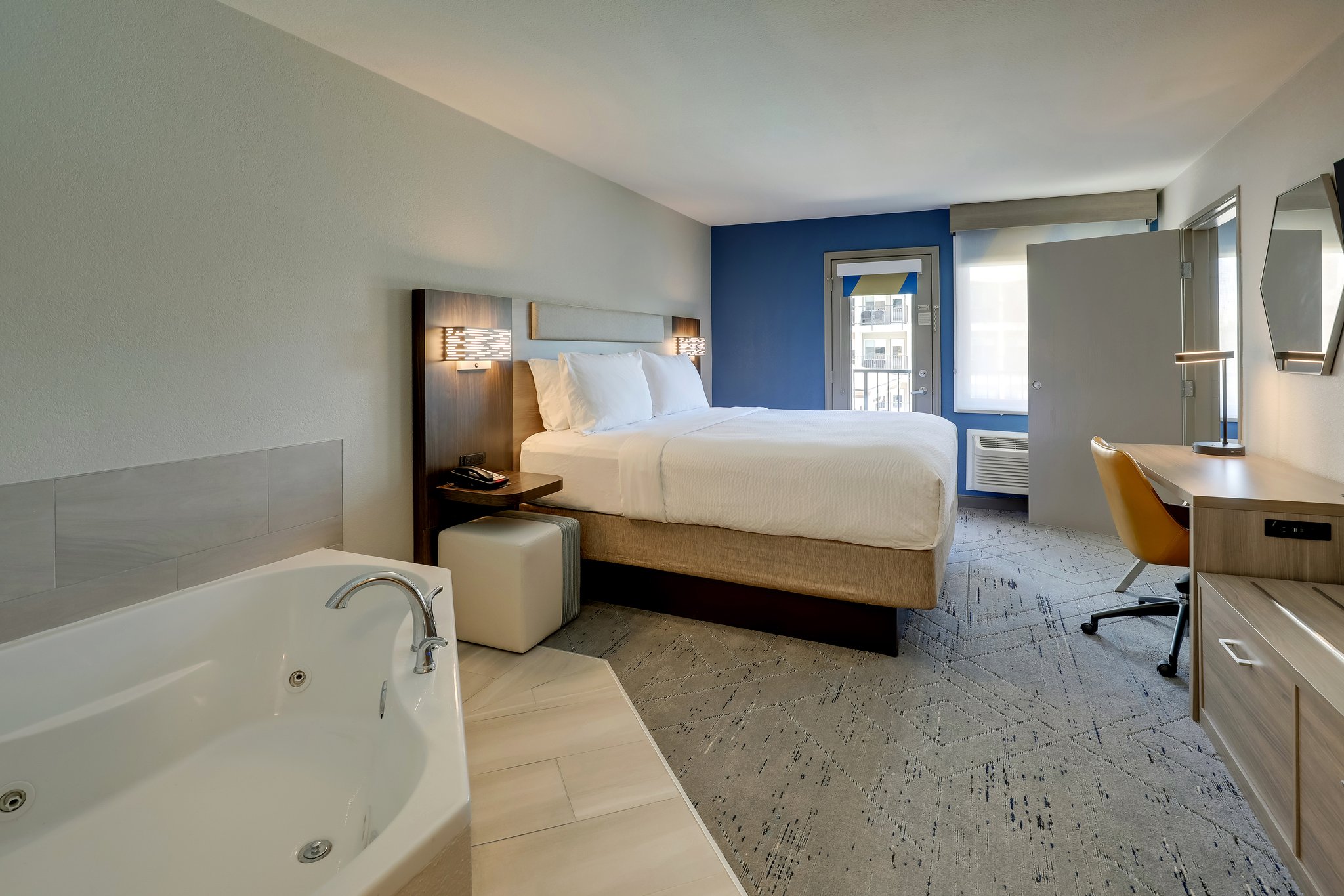 Holiday Inn Express Hotel & Suites Branson 76 Central, an IHG Hotel - Tap to explore photos