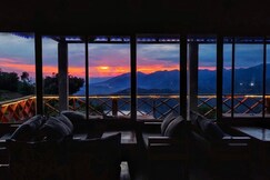 Shiva Valley Resort