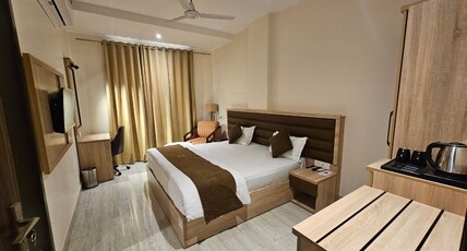 THE IMPERIAL HOTEL AND CONVENTION CENTRE Room Type - CLUB ROOM