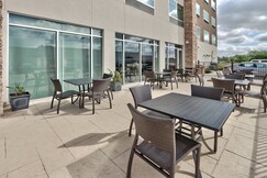 Holiday Inn Express & Suites Houston East - Beltway 8