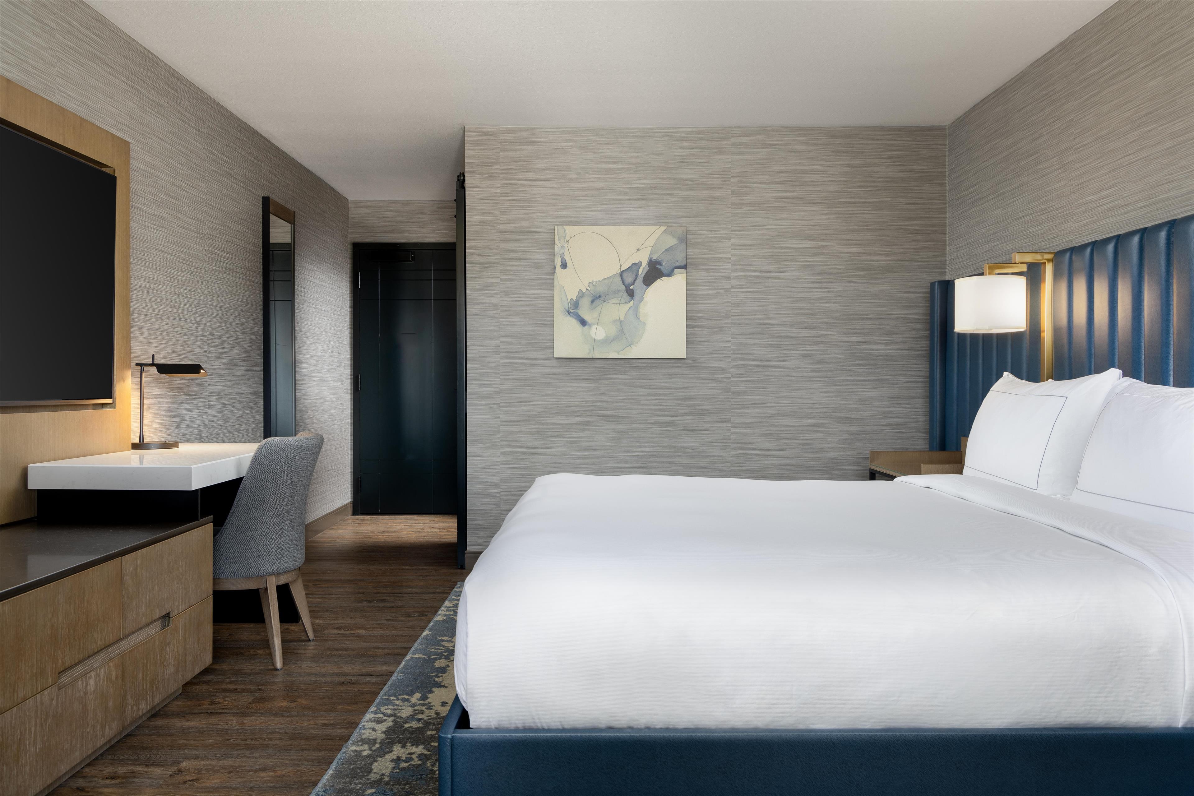 DoubleTree by Hilton West Kelowna - Tap to explore photos