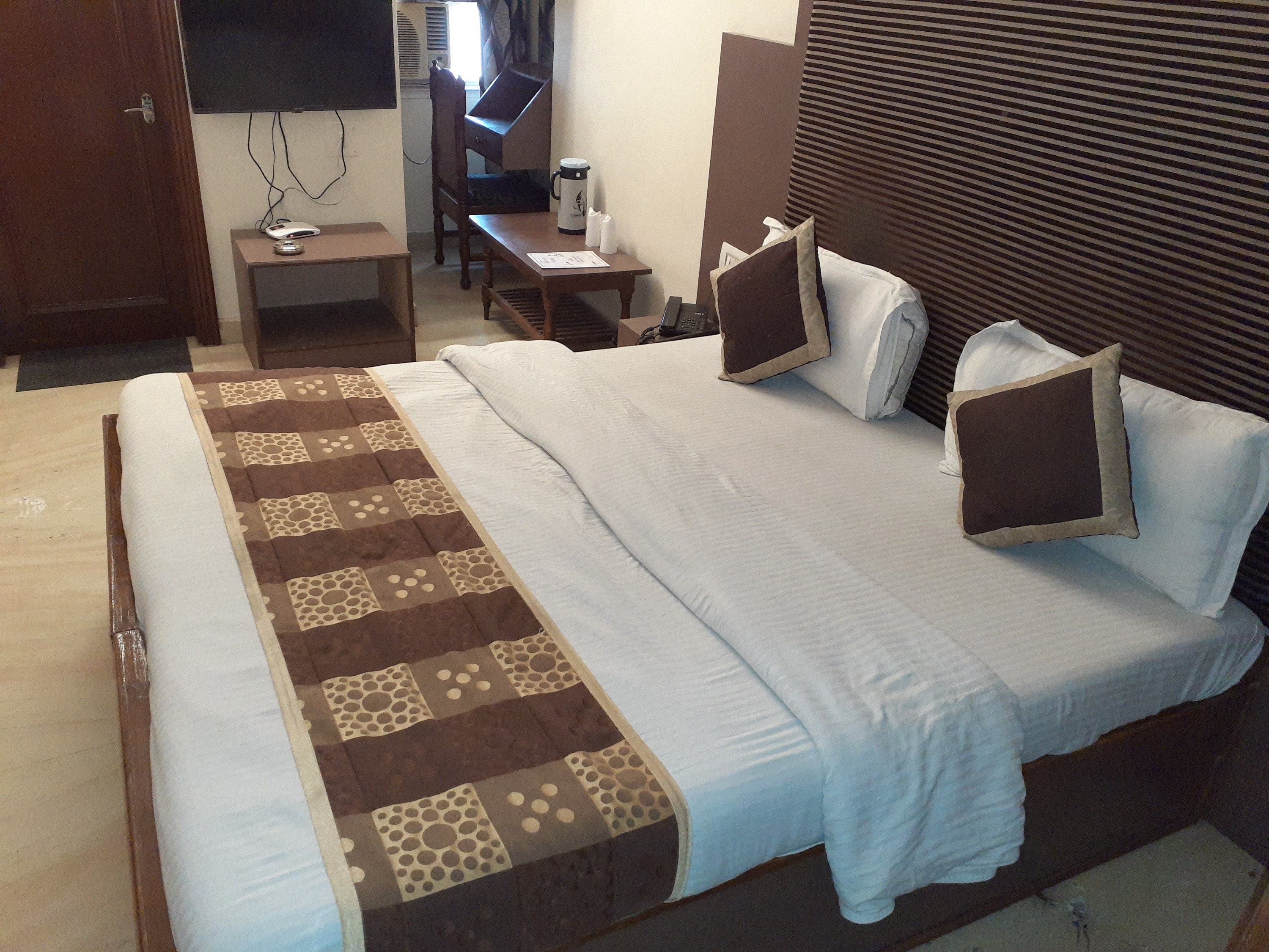 Hotel Goyal - Tap to explore photos