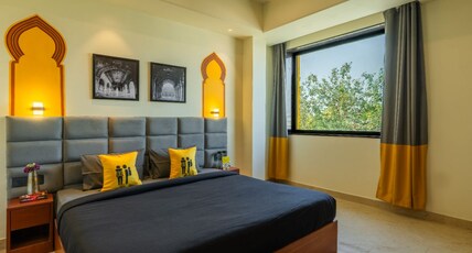 The Hosteller Agra, Tajganj Room Type - Premium Double Room with Bathtub