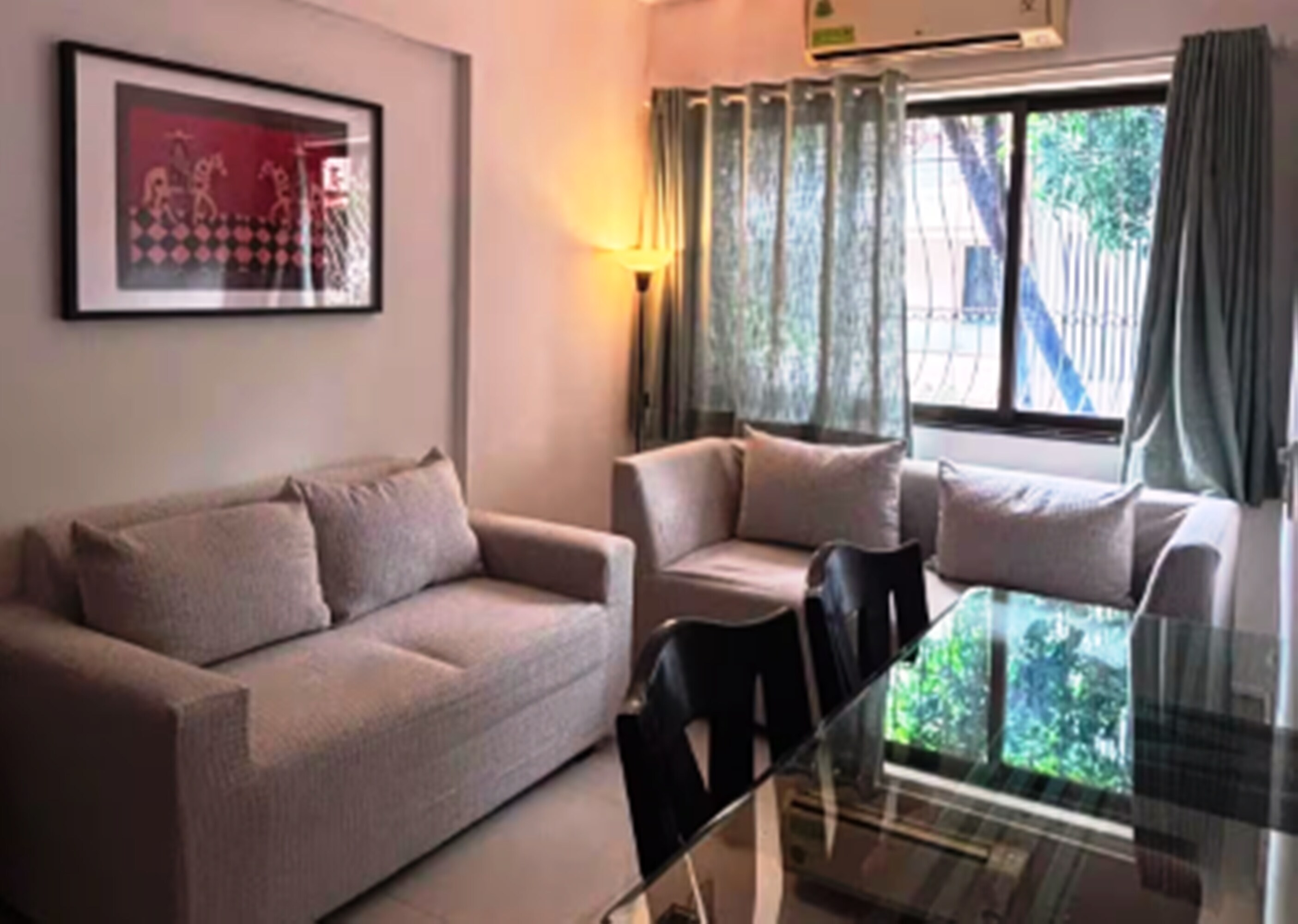 Cozy Aster 1.5 BR Apt In Bandra W - Tap to explore photos