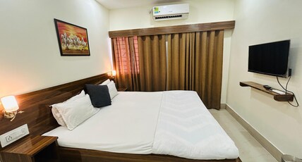 SIDHANT HOTELS Room Type - Premium Room