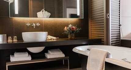 InterContinental MARSEILLE - HOTEL DIEU Room Type - 1 King Classic Harbour View Terrace